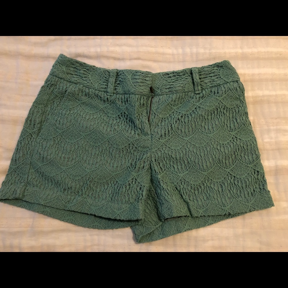 LOFT LACE SHORTS! Size 2.